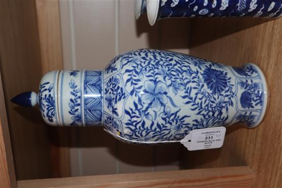 A quantity of 19th century and later Chinese blue and white vases